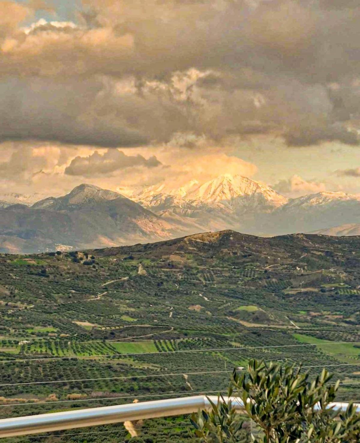 Nikola's Endless View Appartamento Stironas
