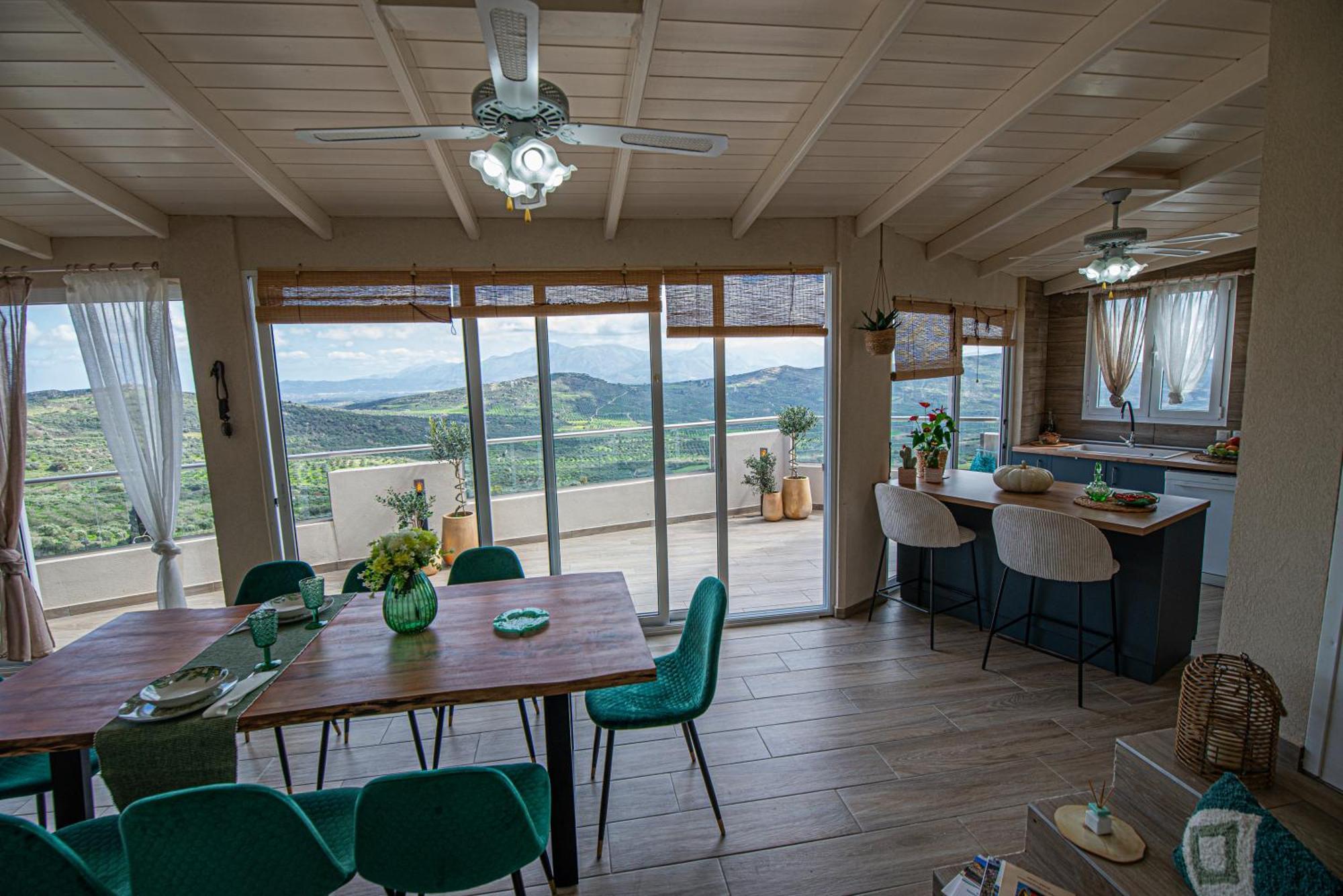 Nikola's Endless View * Stironas