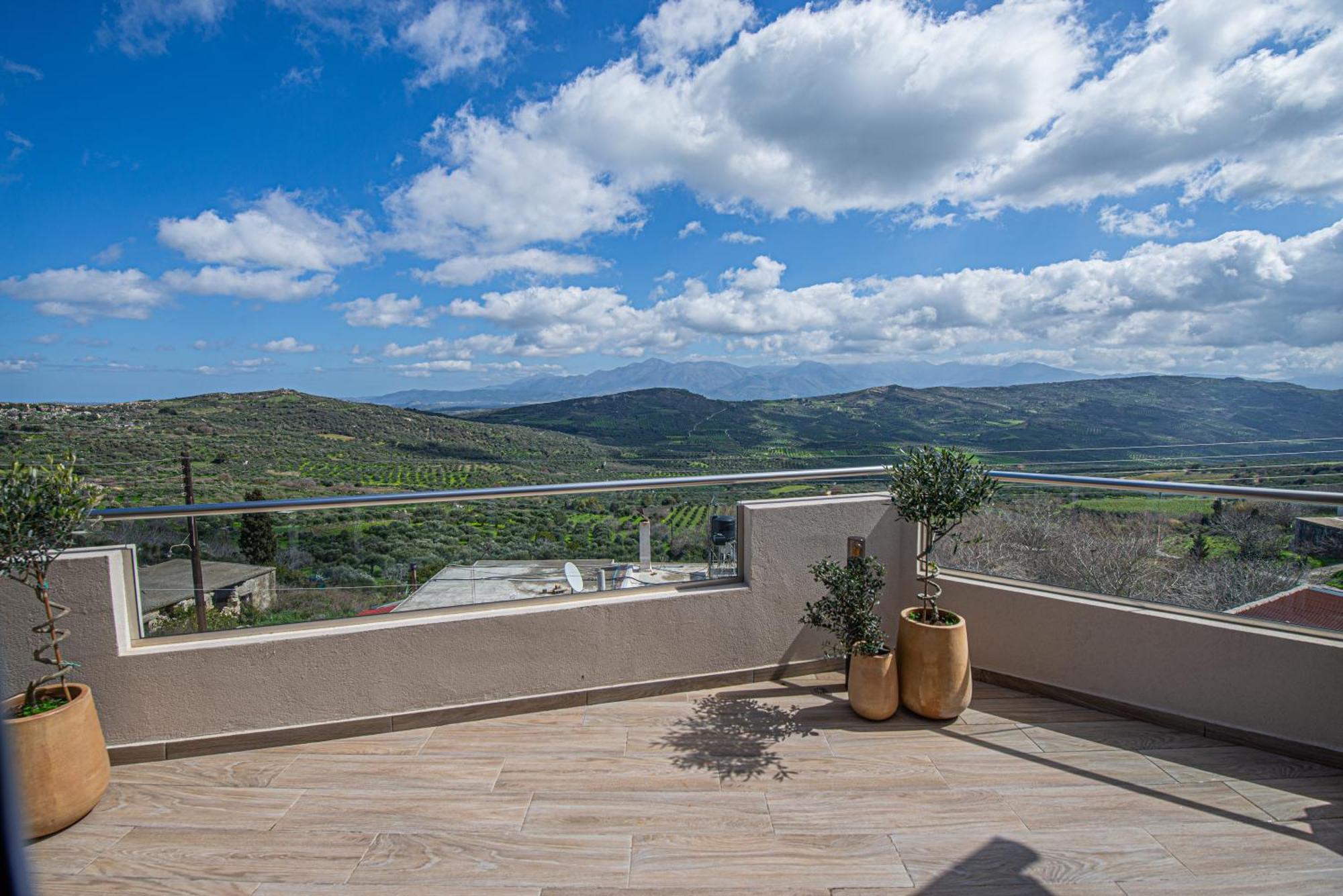 Nikola's Endless View Apartment